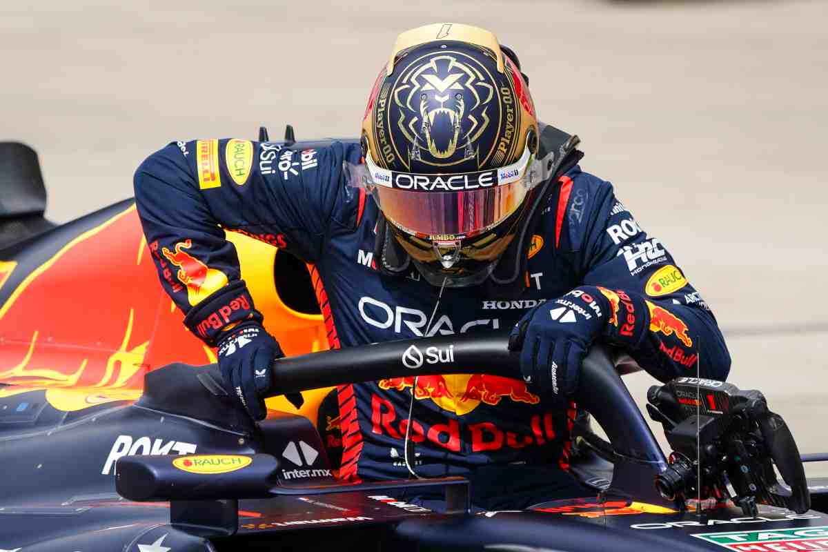 L'ex pilota definisce incomprensibile quanto accaduto a Verstappen