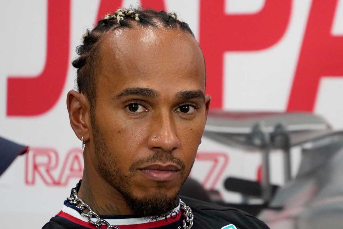 Formula 1 Lewis Hamilton bordata di Horner