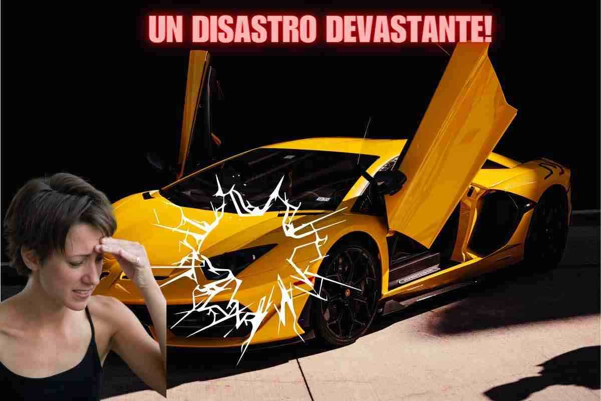 Disastro Lamborghini incidente parcheggio