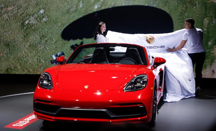 Porsche lancia un modello mai visto prima