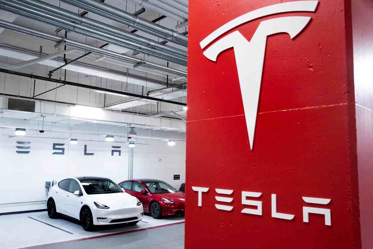 Tesla classifica marchi Auto più prestigiosi