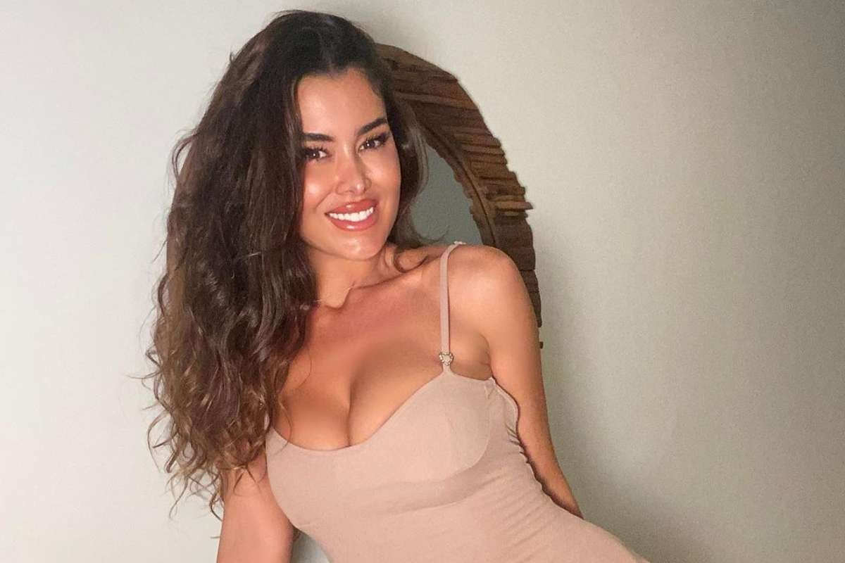 Eva Padlock foto senza intimo