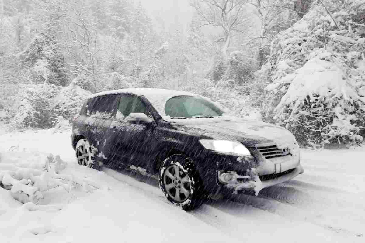 Pneumatici neve catene Auto obbligo sanzioni 