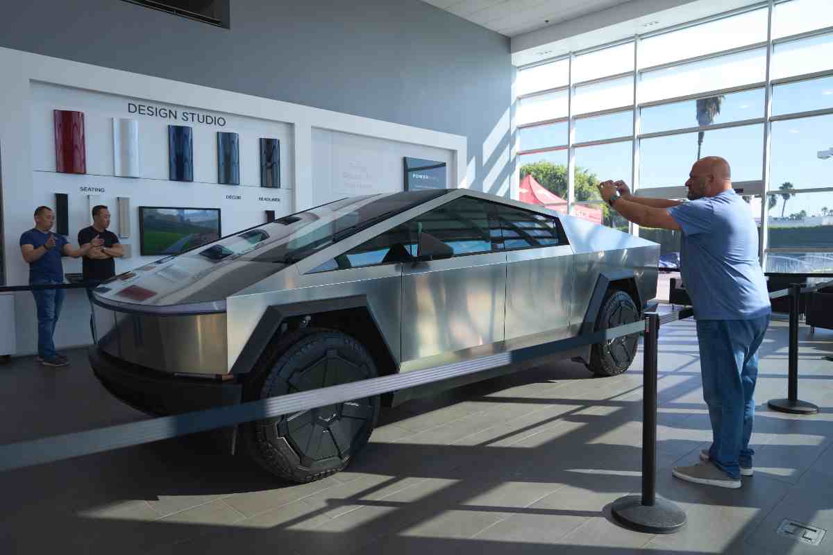 Tesla Cybertruck problema patente Europa