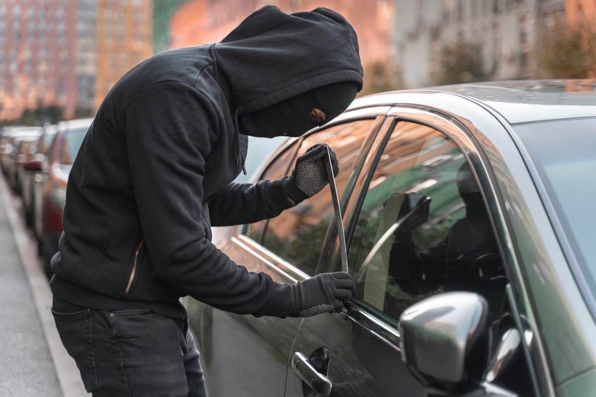 Allarme in Italia, boom di furti di auto