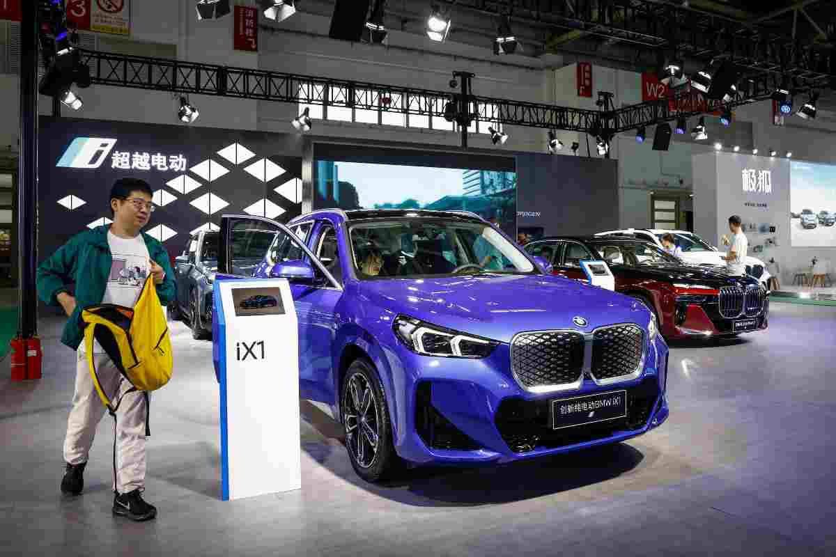 BMW rivoluzione nuova produzione auto elettriche
