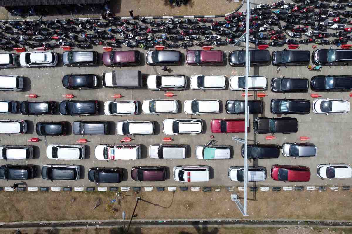 Le regole da rispettare quando si viaggia con l'auto elettrica nel traghetto
