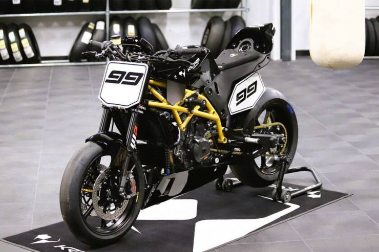 Kramer Super Hooligan Concept moto naked motore KTM