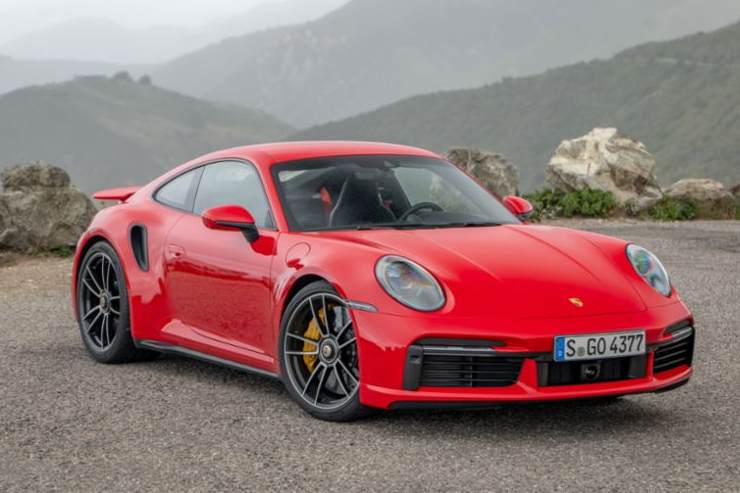 Porsche 911 ibrida lancio 2024 caratteristiche