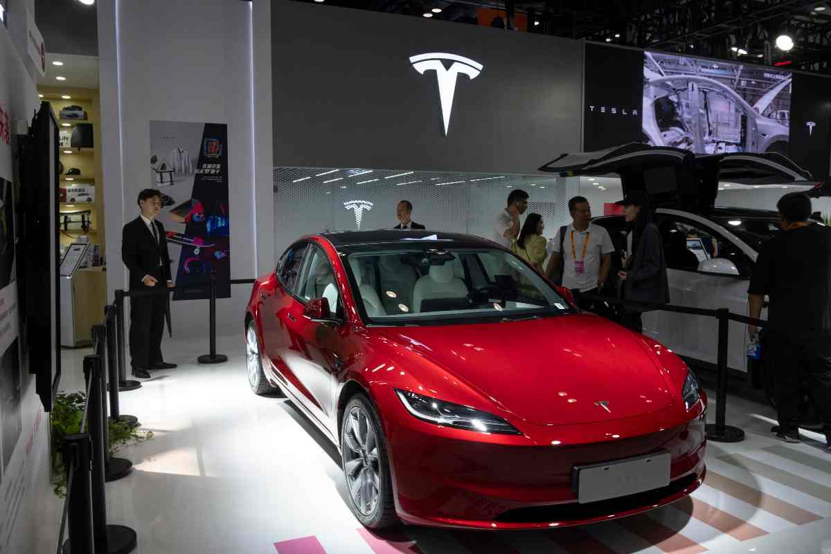 Tesla maxi richiamo Cina