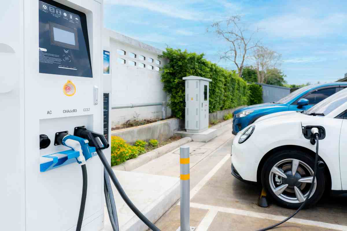 Auto elettriche, svolta clamorosa nel 2024: prezzi abbattuti