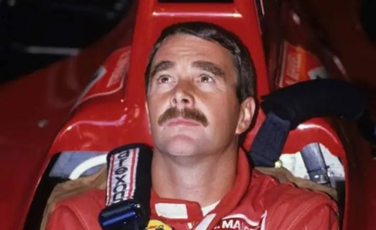 Nigel Mansell, due F40 tra le mani