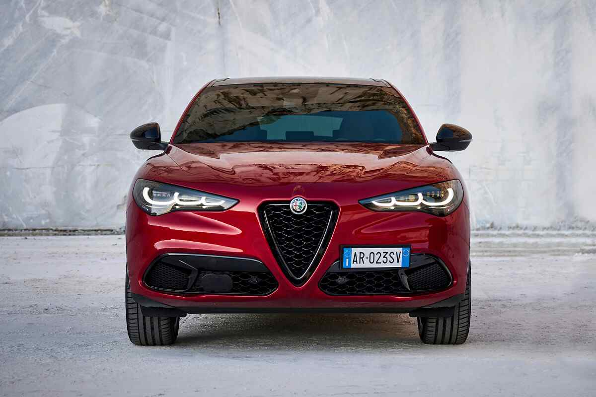 alfa romeo stelvio elettrica addio diesel benzina non verrà prodotta