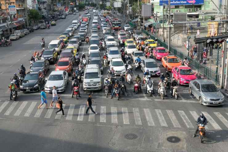 Quiz patente precedenza passa primo auto strada