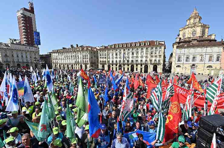 stellantis sciopero polemiche mirafiori italia lavoratori