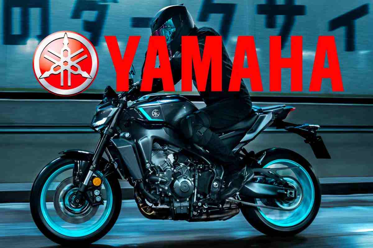 Yamaha MT-09 linee Eva Neon Geneis Evangelion anni '90 anime