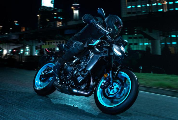 Yamaha MT-09 linee Eva Neon Geneis Evangelion anni '90 anime