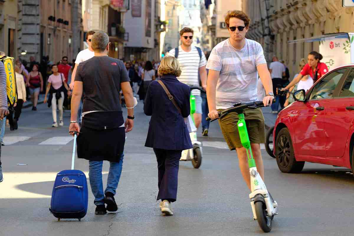 Targhe monopattini, decreto cercasi