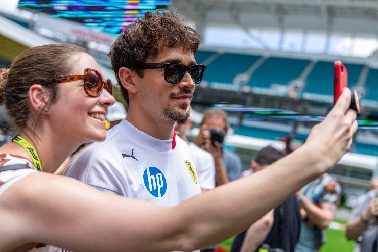 Charles Leclerc si lancia nella moda