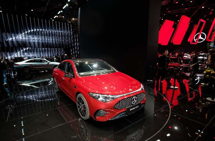 Mercedes CLA può usare solo caricatori da 800 V