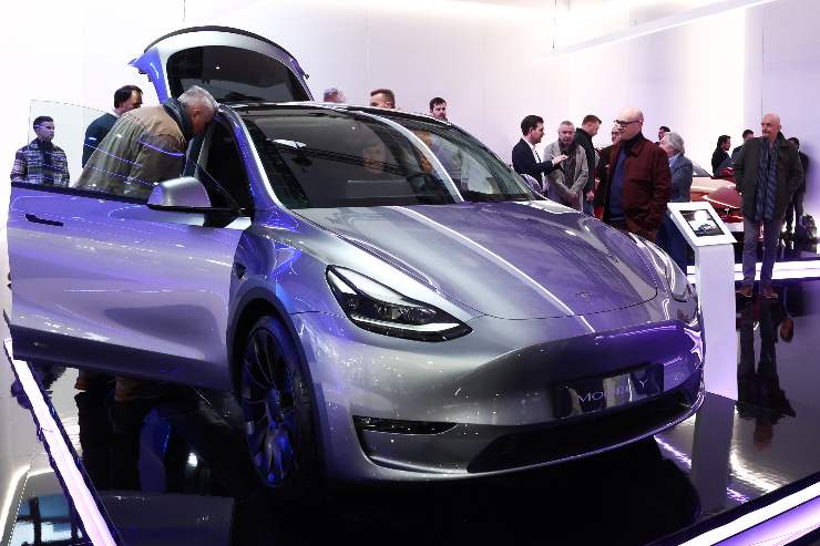 Tesla esce distrutta dalla classifica