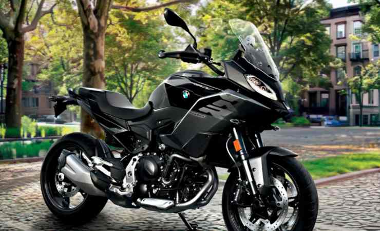 BMW F 900 XR modello tourer occasione