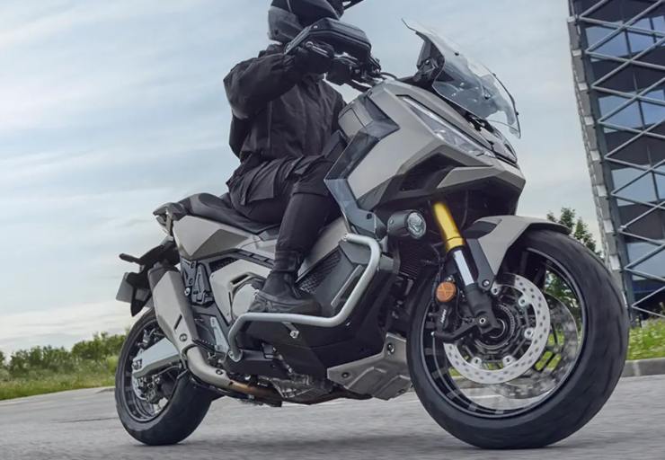 Yamaha TMax Honda X-ADV Maxi scooter occasione