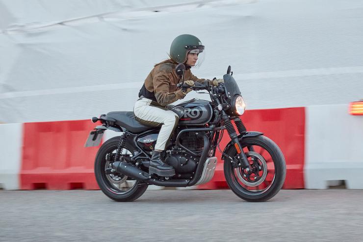 Royal Enfield HNTR 350 novità moto India