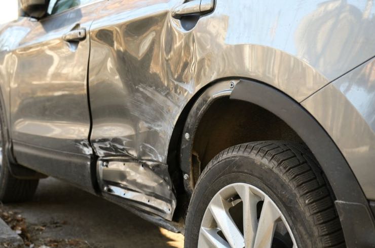 Danno auto ripararlo costa il 20% in più