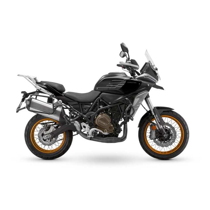 La nuova QJ Motor SRT 700 SX, la moto più accessoriata di tute