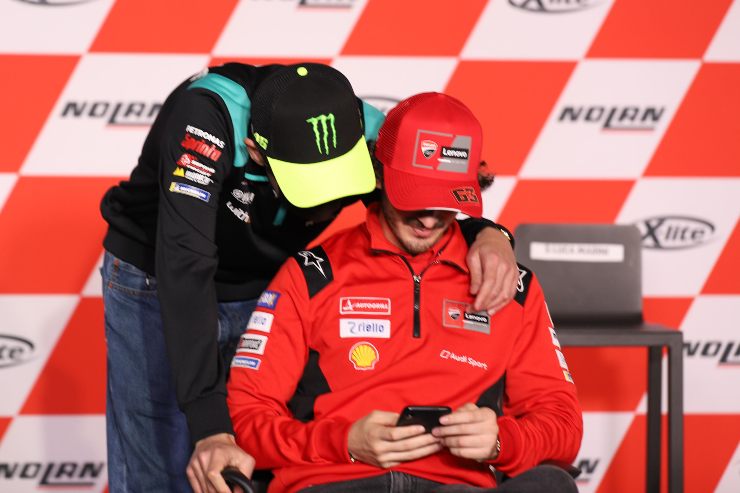 Valentino Rossi e Bagnaia, spronato a vincere contro Marquez