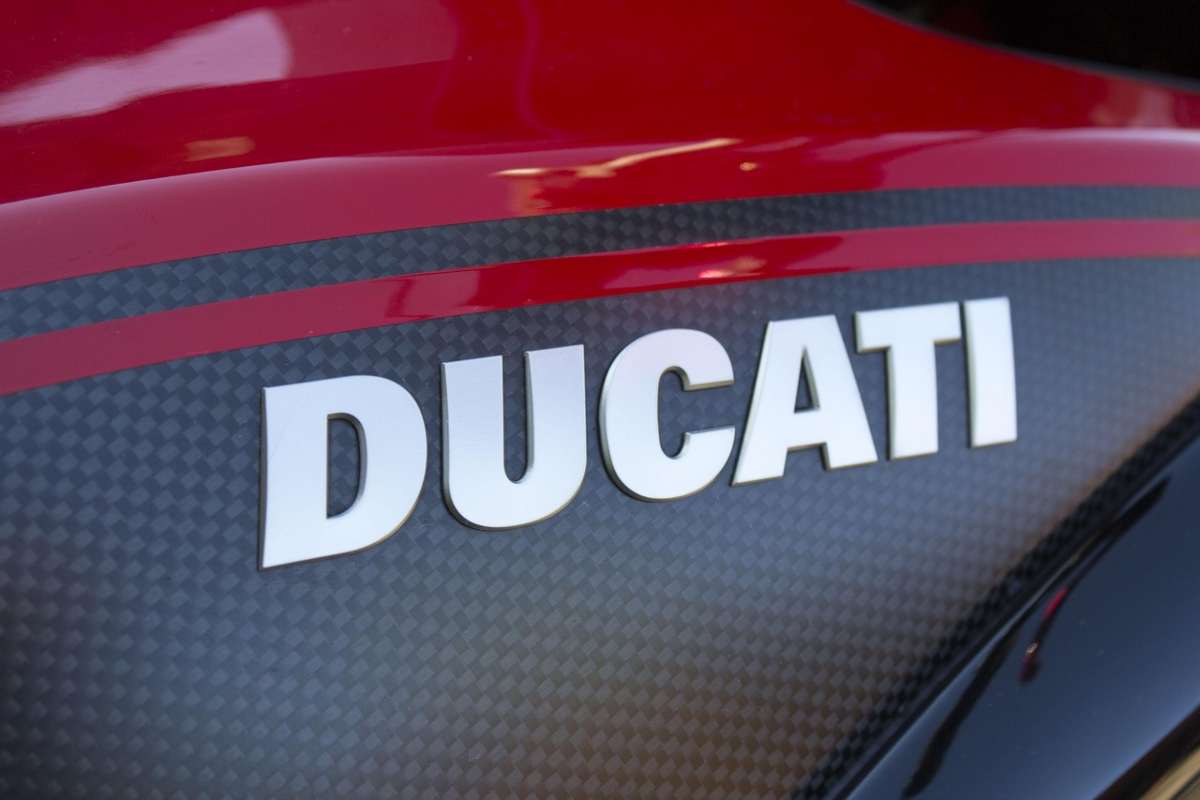 Ducati è leggenda, cambia sport e vince ancora: il campione trionfa nella gara più famosa del mondo