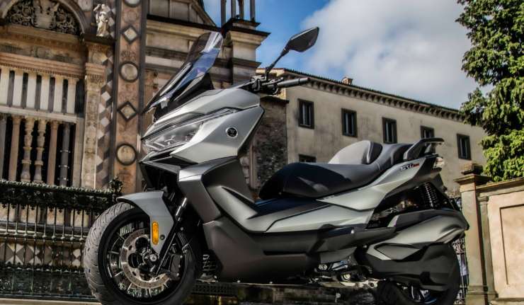Maxi scooter Cina novità Voge Sfida SR4 Max