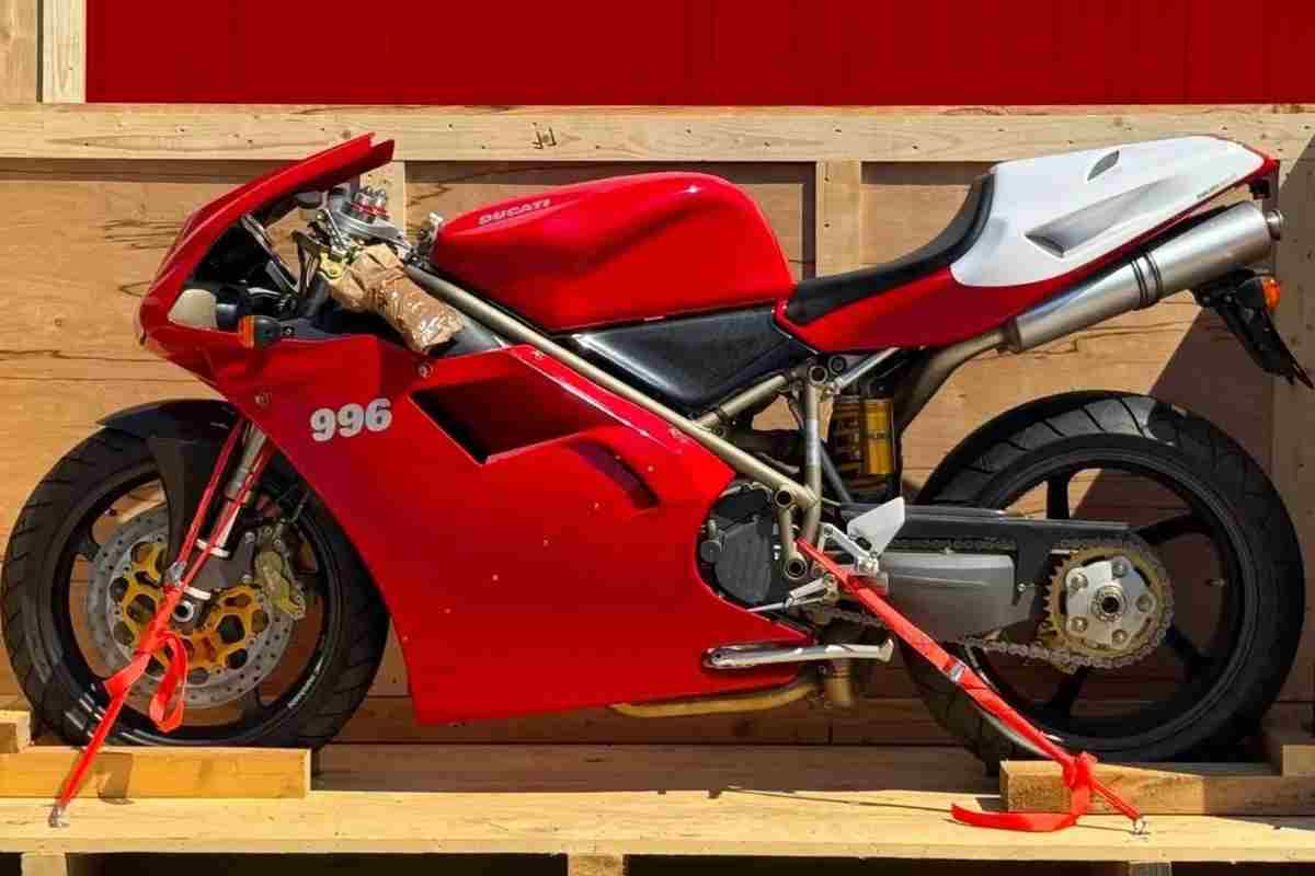 Ducati 996