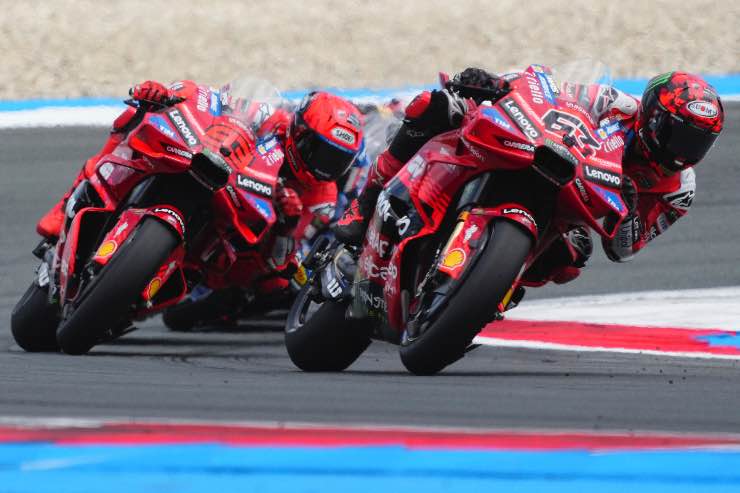 Pecco Bagnaia e Marc Marquez Lorenzo positivo