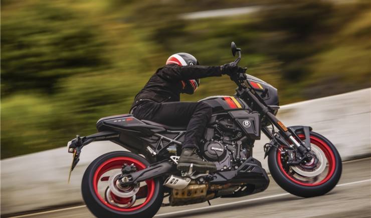 Suzuki GSX 8 TT moto naked